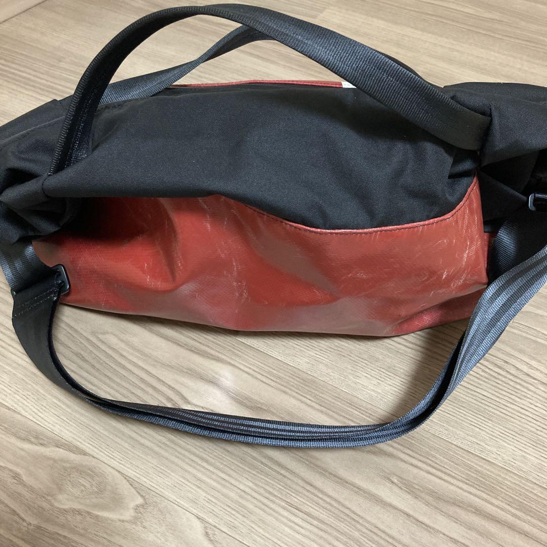 フライターグ　ショルダーパッド付き　JIMMY（廃盤）、スポーツバッグ、旅行鞄、 フライターグ F660 JIMMY SPORTS BAG - メルカリ