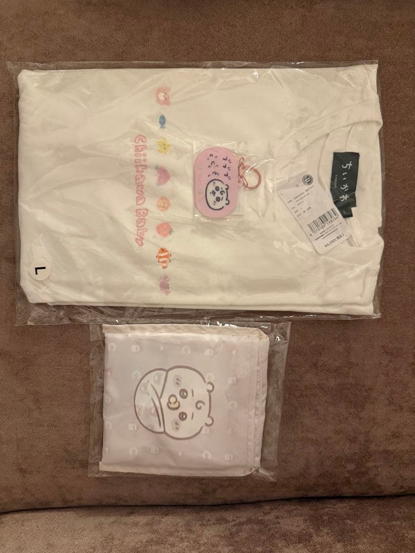 ちいかわベビー 長袖 L エコバック キーホルダー新品、♥