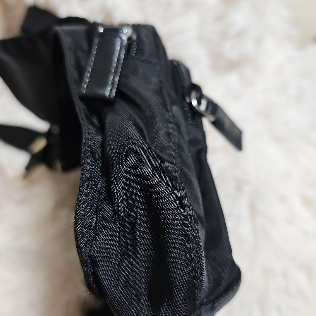 PRADA ブラック ショルダーバッグ PRADA ブラック ショルダーバッグ