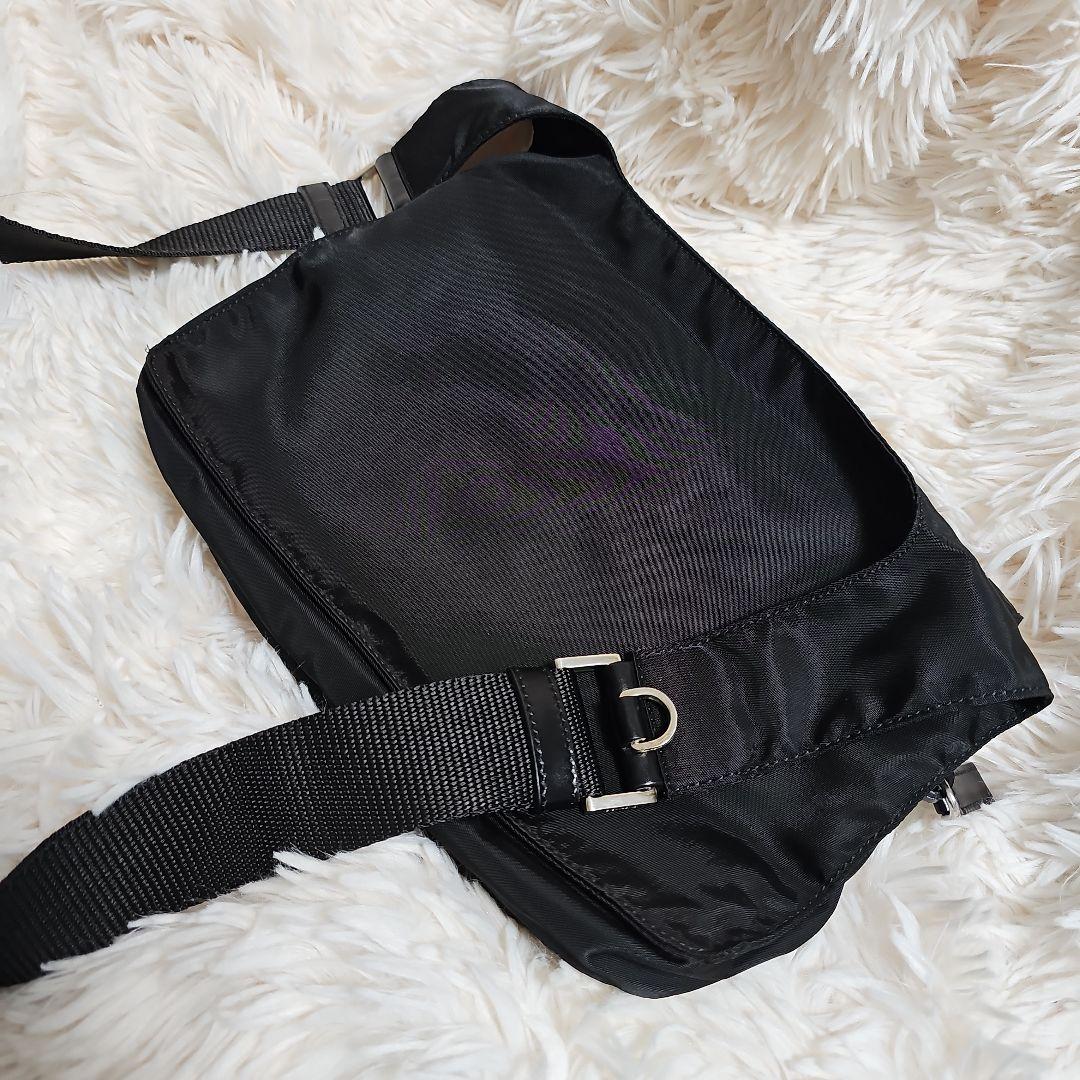 PRADA ブラック ショルダーバッグ