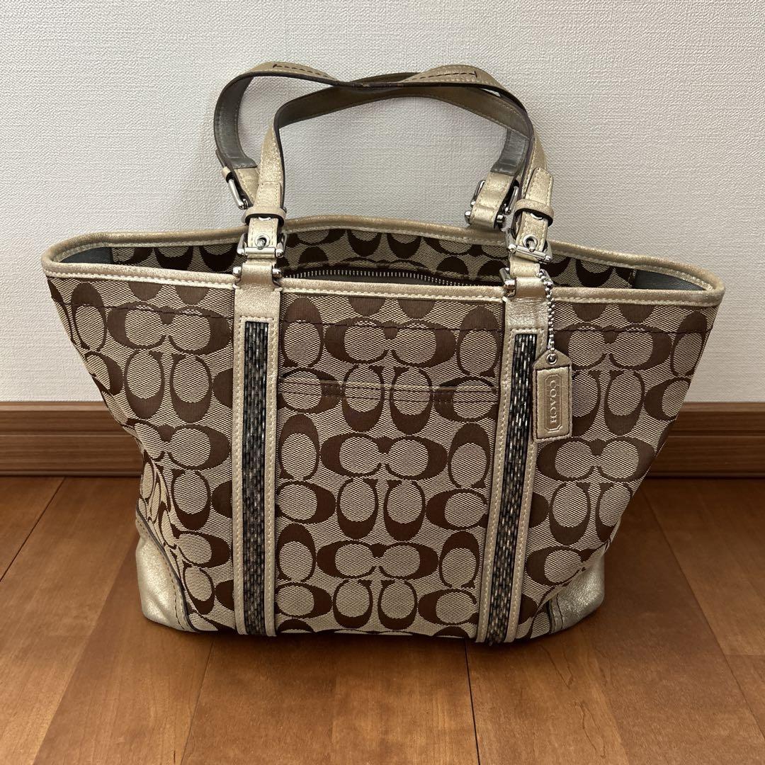 安い割引 COACH メルカリ - ベージュ/ブラウン ロゴトートバッグ バッグ