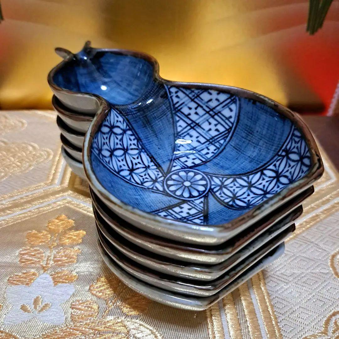 変形皿和食器美濃焼染付捻り祥瑞ひょうたん片口中皿小鉢