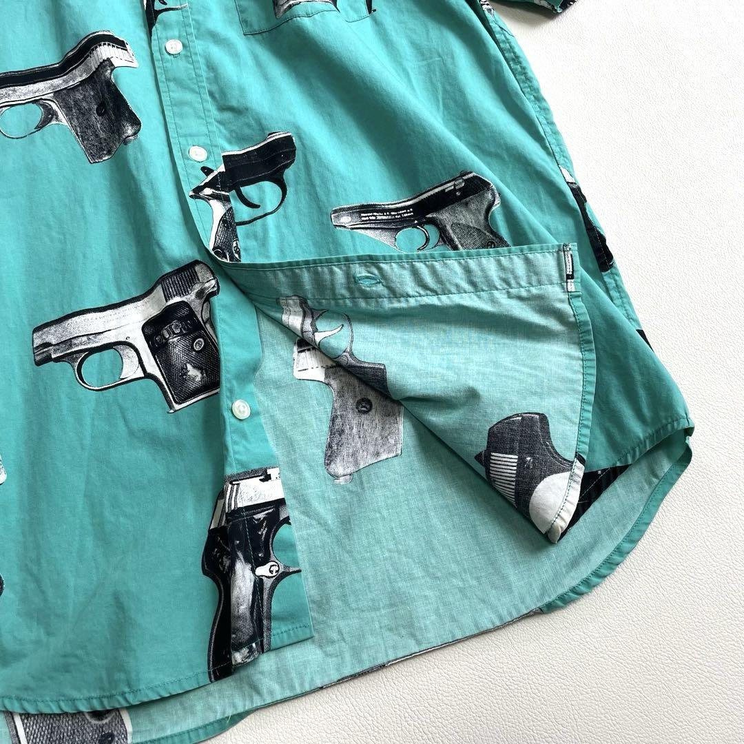 6126【美品】シュプリーム 半袖シャツ Guns Shirt ピストル 総柄 6126【美品】シュプリーム 半袖シャツ Guns Shirt ピストル 総柄