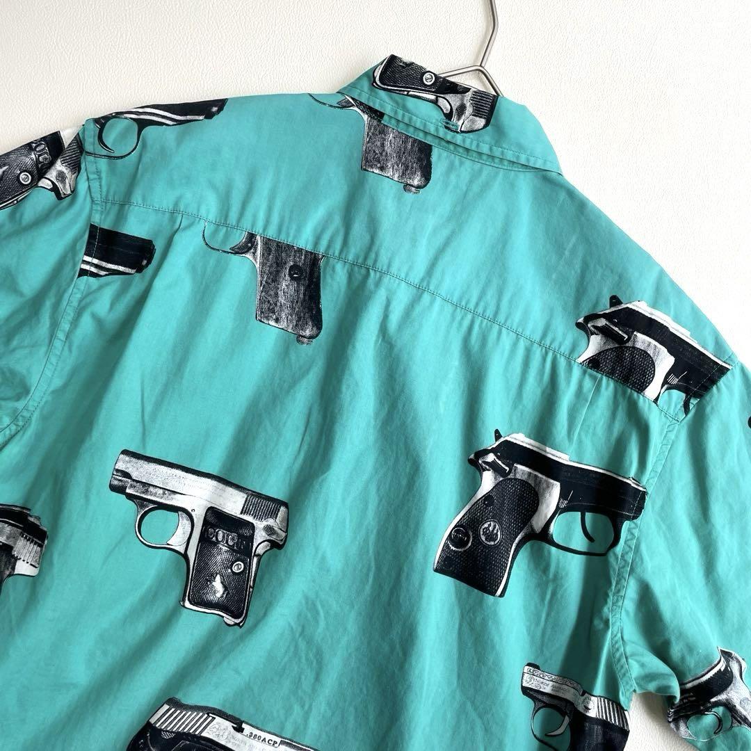 6126【美品】シュプリーム　半袖シャツ　Guns Shirt ピストル 総柄 6126【美品】シュプリーム 半袖シャツ Guns Shirt ピストル 総柄