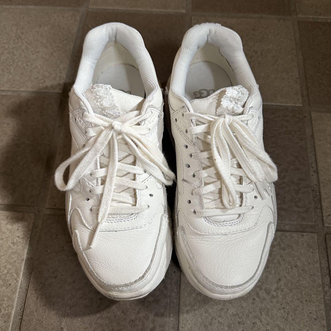 UGG スニーカー　厚底　23