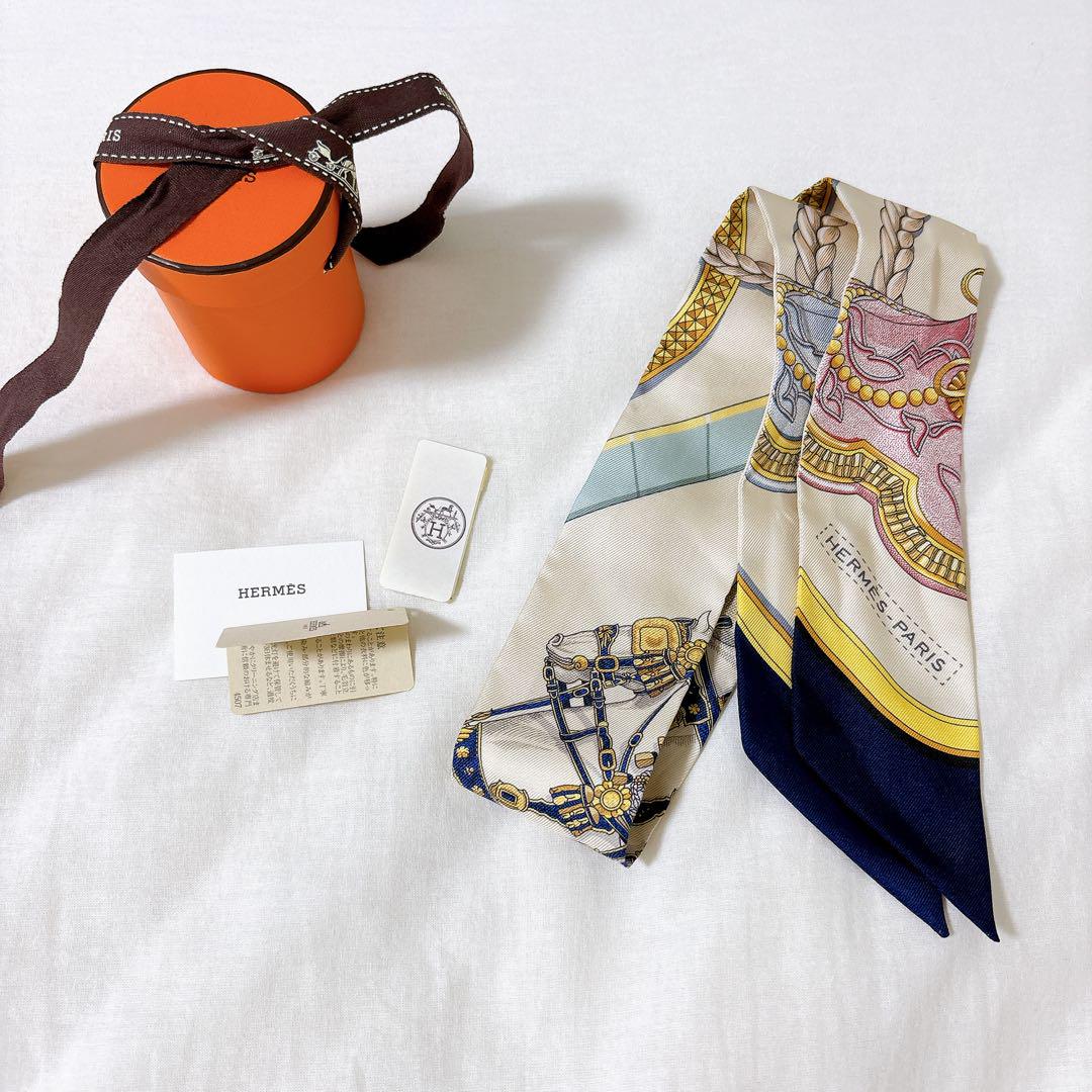 専用ページ★ 【新品未使用】HERMES ツイリー グラン・アパラ エルメス HERMES ツイリー グランアパラ 美品 - メルカリ