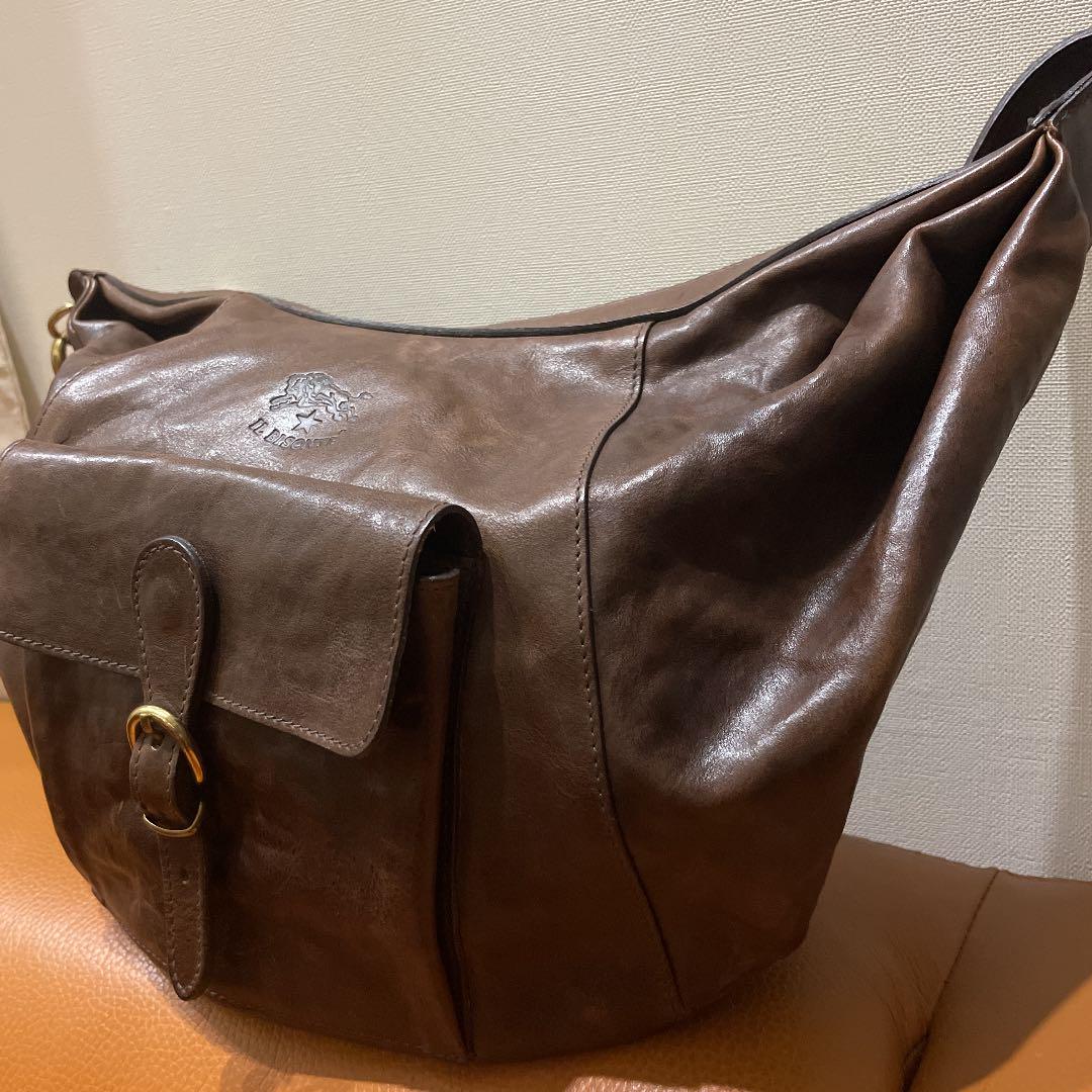 イルビゾンテ　三日月ショルダー　フルレザー　期間限定値下げしました
