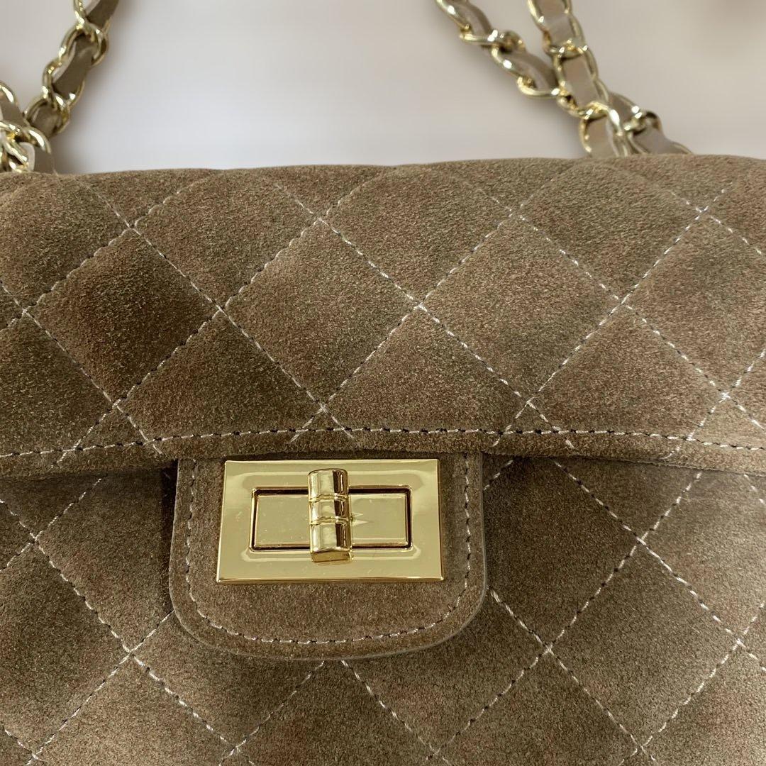 AULENTTI キルティングスエードチェーンショルダーバッグ ブラウン AULENTTI キルティングスエードチェーンショルダーバッグ ブラウン