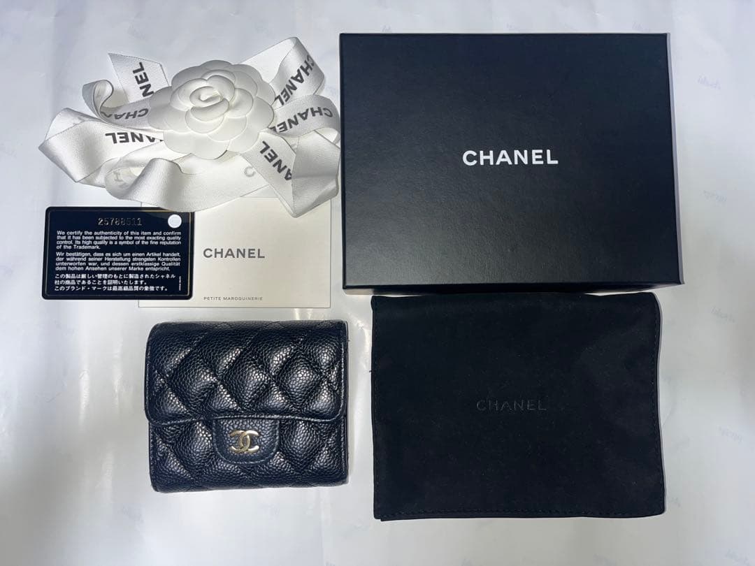 CHANEL ブラック キャビアスキン 三つ折り財布