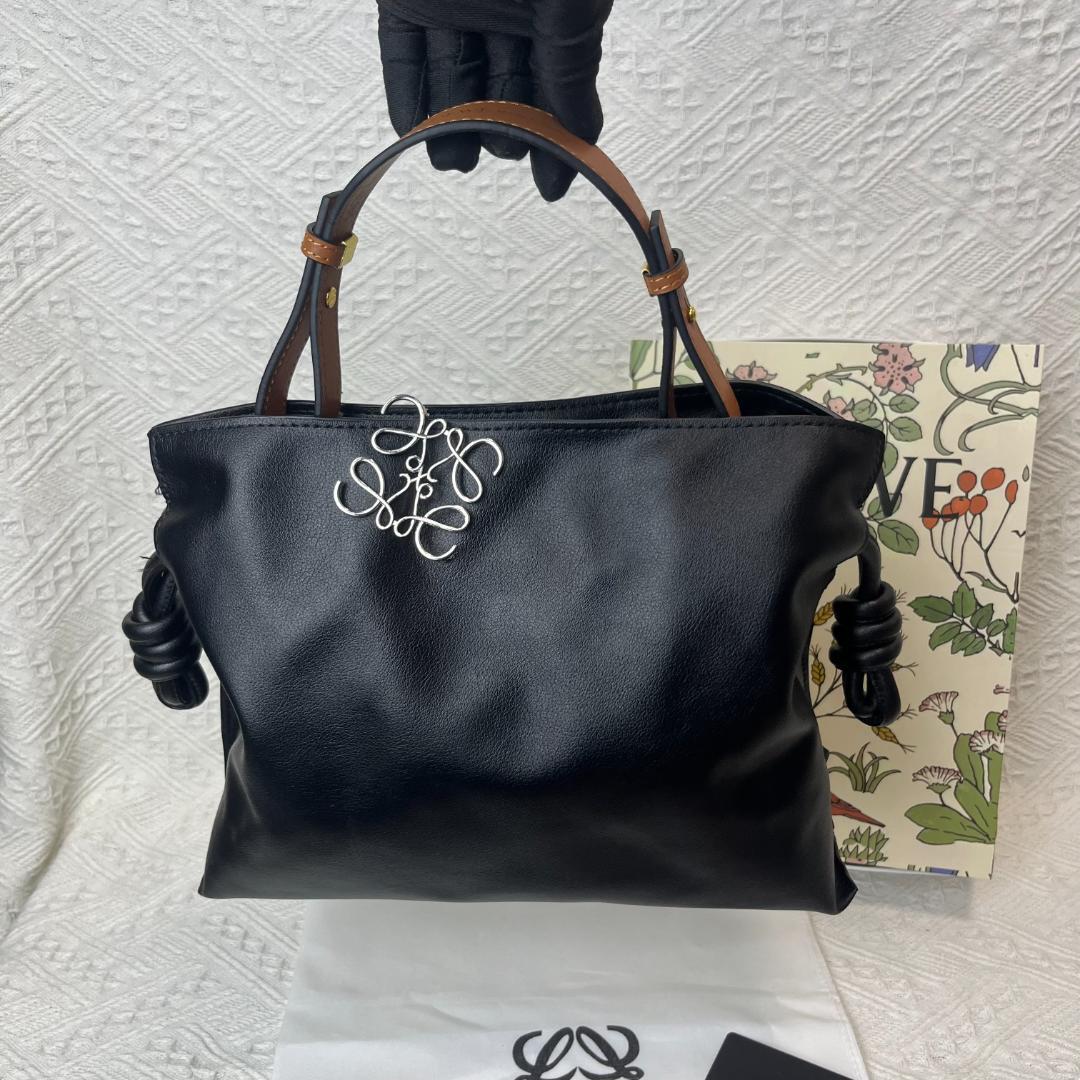 LOEWE 黒 レザー ハンドバッグ