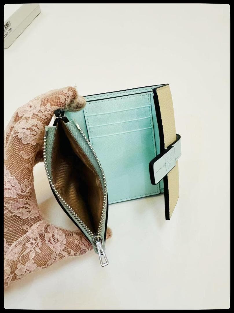 ベージュ 三つ折り財布