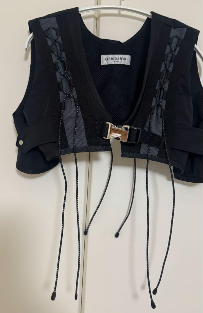 KISHIDAMIKI tec cropped top black - メルカリ