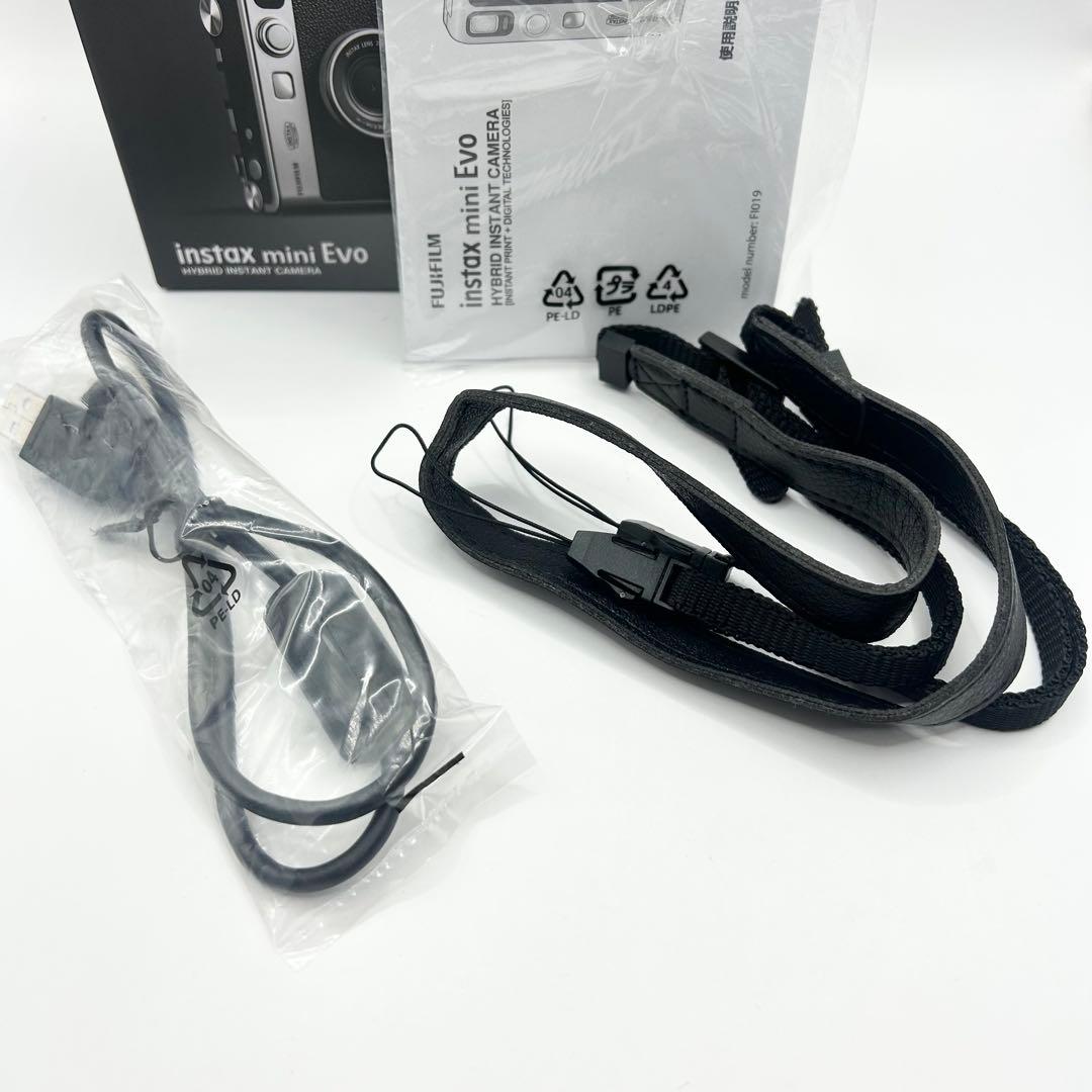 instax mini Evo ブラック インスタントカメラ チェキ 匿名配送