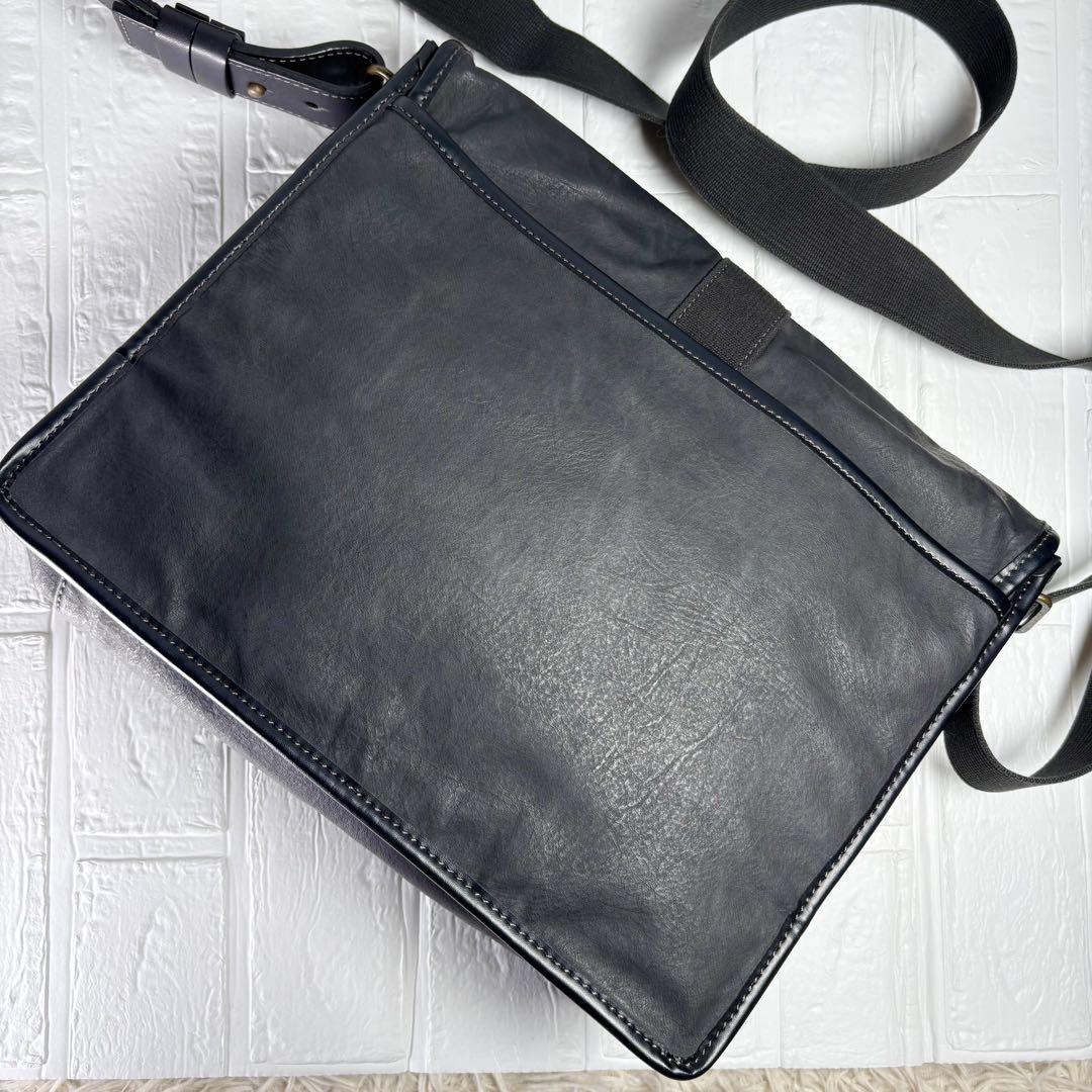 美品 TAKEO KIKUCHI メッセンジャー ショルダーバッグ