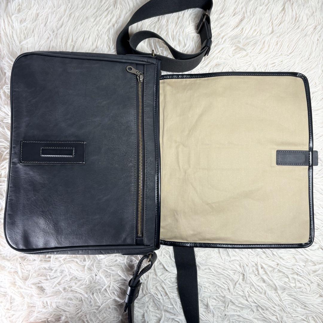 美品　TAKEO KIKUCHI メッセンジャー　ショルダーバッグ　クラプトン