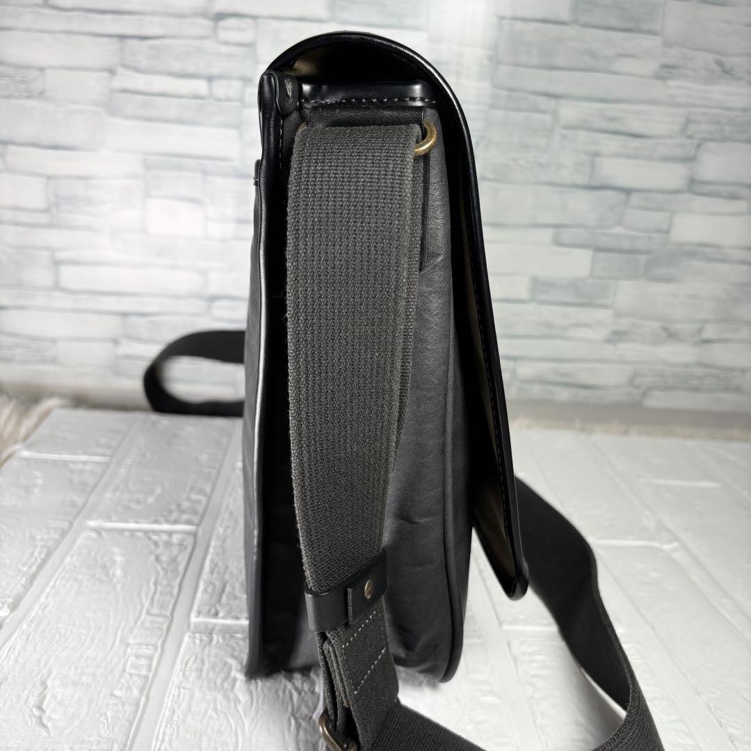 美品 TAKEO KIKUCHI メッセンジャー ショルダーバッグ