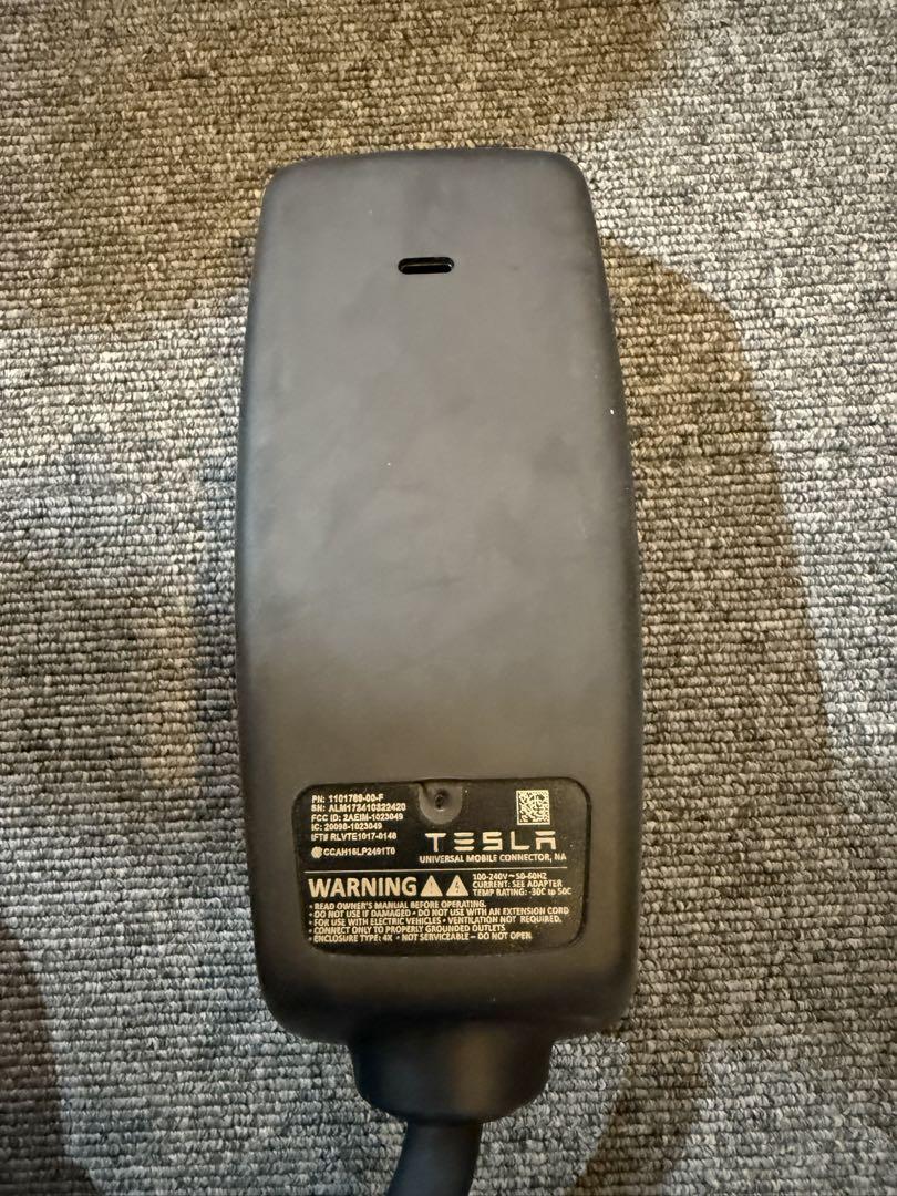 TESLA テスラ モバイルコネクター