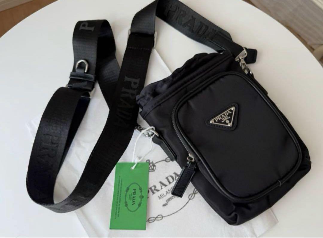 PRADA プラダ スマホポーチ ショルダーバッグ