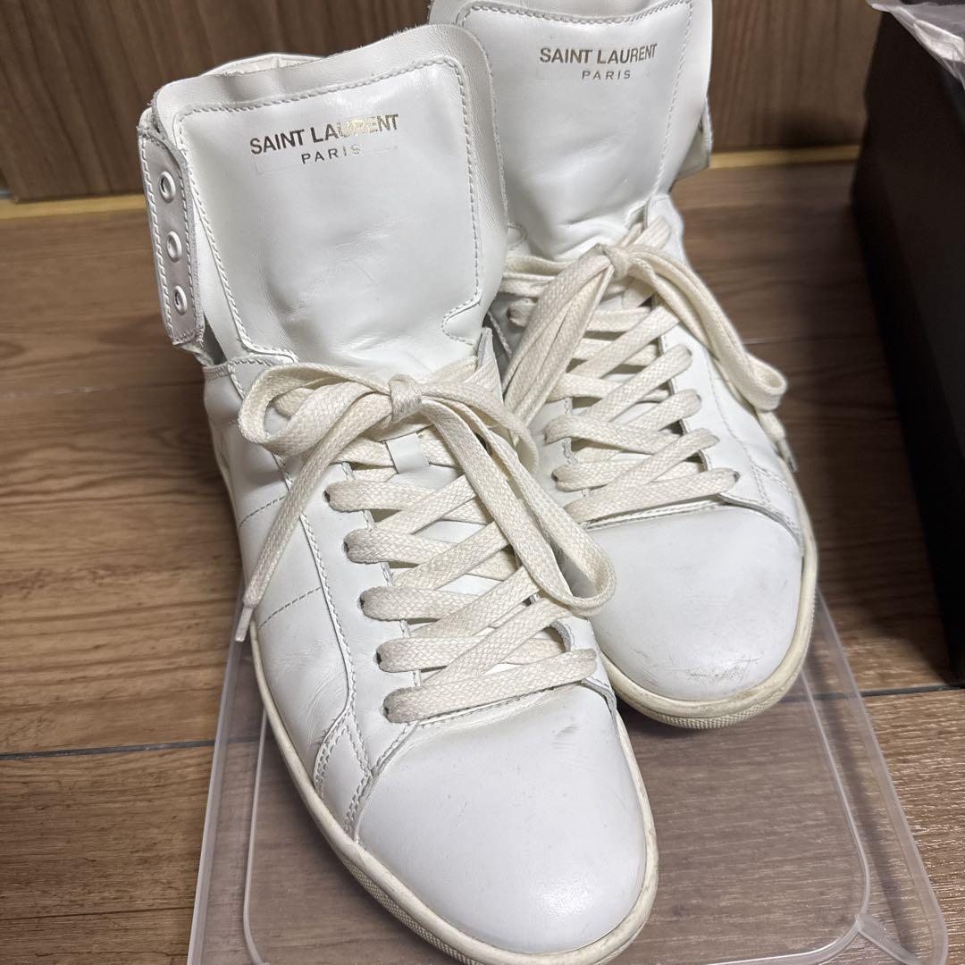 SAINT LAURENT