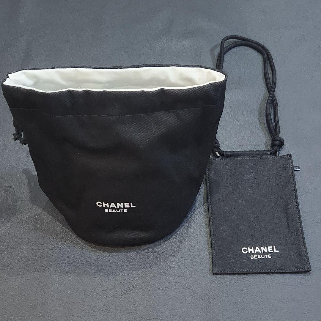 CHANEL　ブラックポーチ