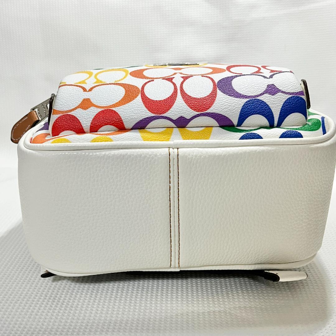 新品 未使用 大人気 COACH ミニリュック ホワイト カラフル CK377