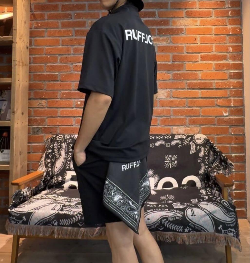 RUFFLOG モックネック　シャツと　ハーフパンツ　セットアップ　サイズM新作 RUFFLOG モックネック シャツと ハーフパンツ セットアップ