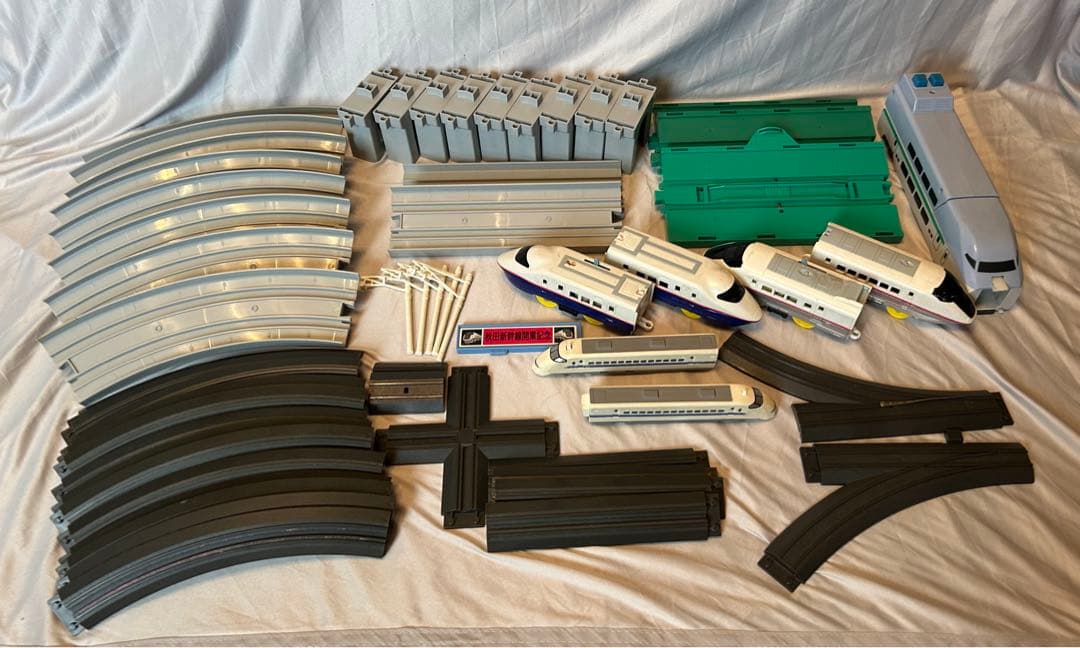 ジャンク品プラレールトミーTOMY　プラレール他　まとめ売り　車両　レール