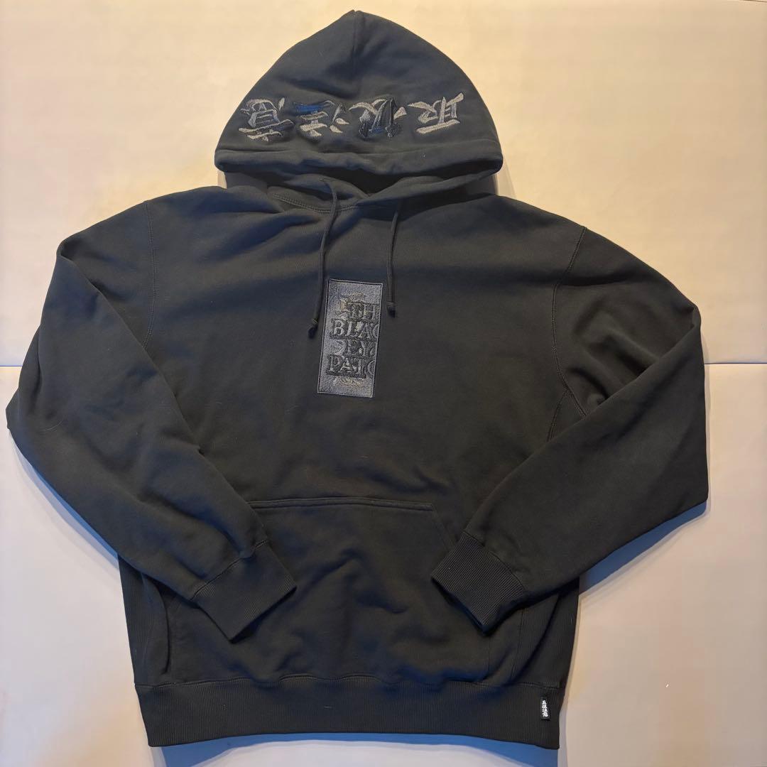 【ブラックアイパッチ】パーカー 取扱注意 刺繍ロゴ L ブラック