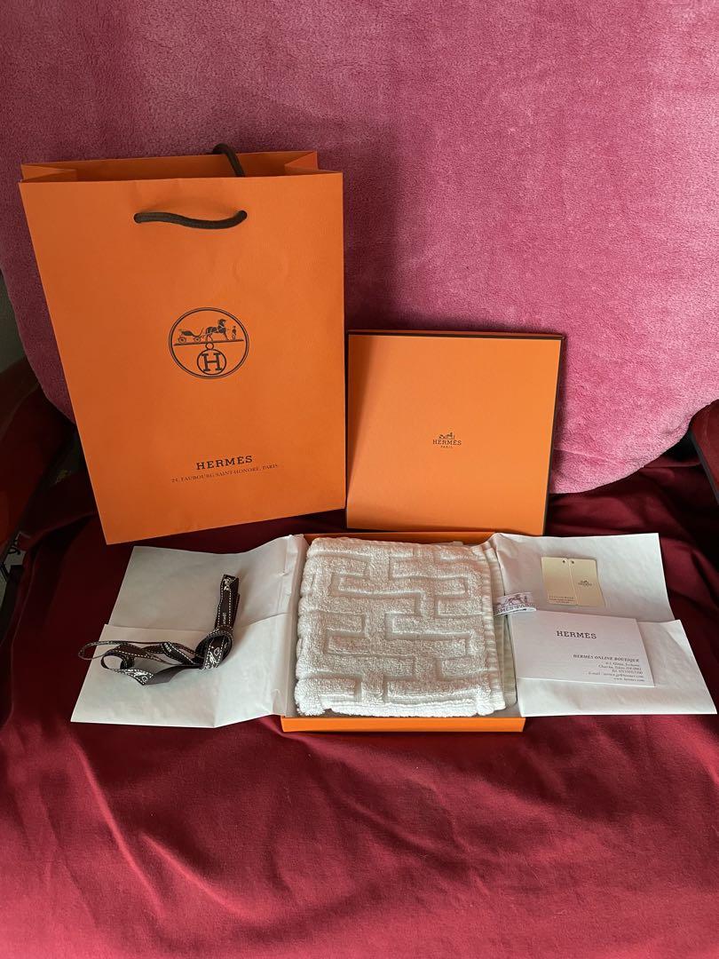 【紙袋付き】レア⁉️HERMES エルメス☆ハンドタオル☆アイボリー 紙袋付き】レア⁉️HERMES エルメス☆ハンドタオル☆アイボリー