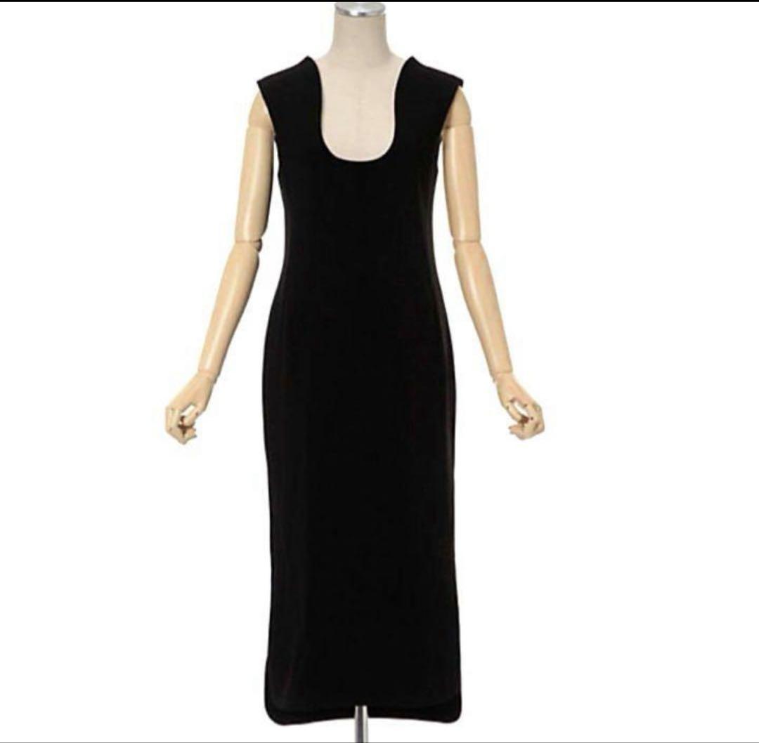 マメクロゴウチ　Deep Neck Sleeveless Dress1