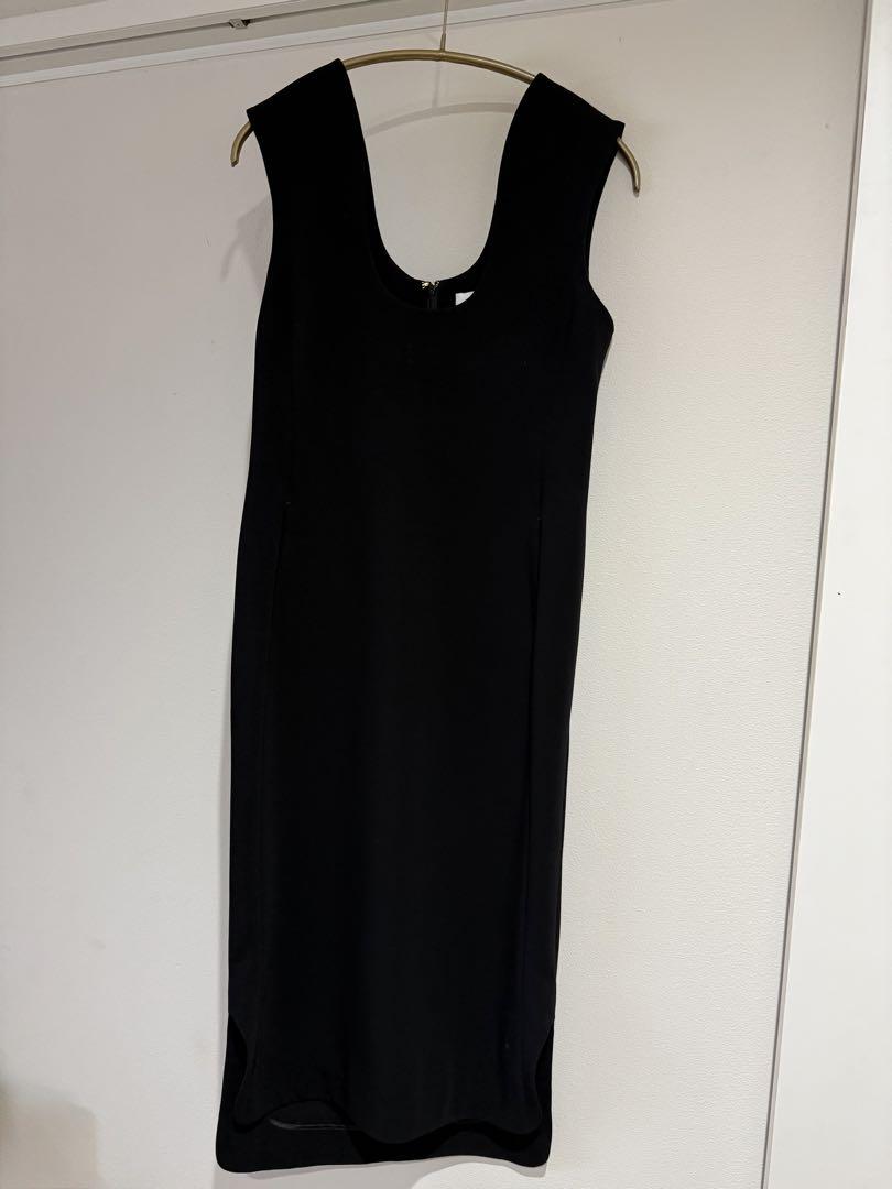 マメクロゴウチ　Deep Neck Sleeveless Dress1