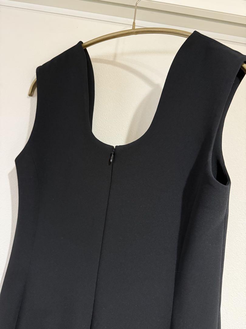 マメクロゴウチ　Deep Neck Sleeveless Dress1