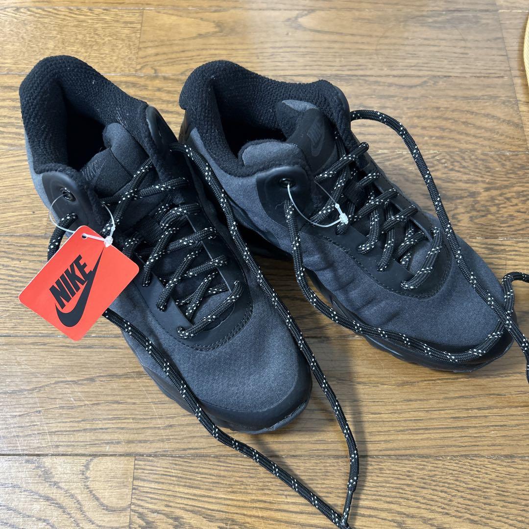 新品未使用　Nike ブラック スニーカー