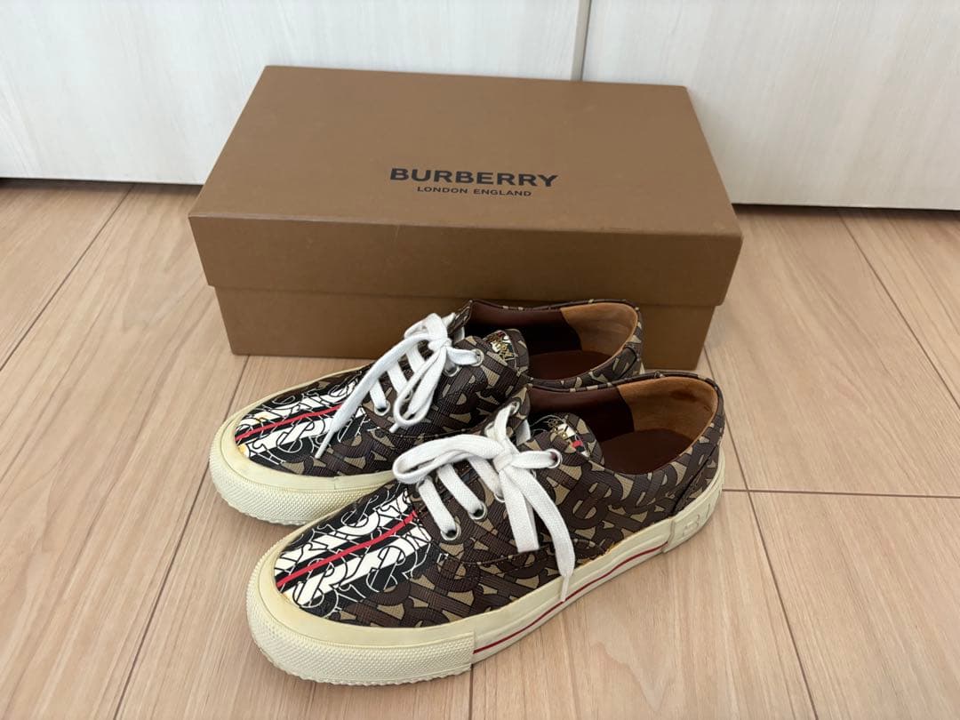 バーバリー　スニーカー　ウィメンズ　UK2 9,360円