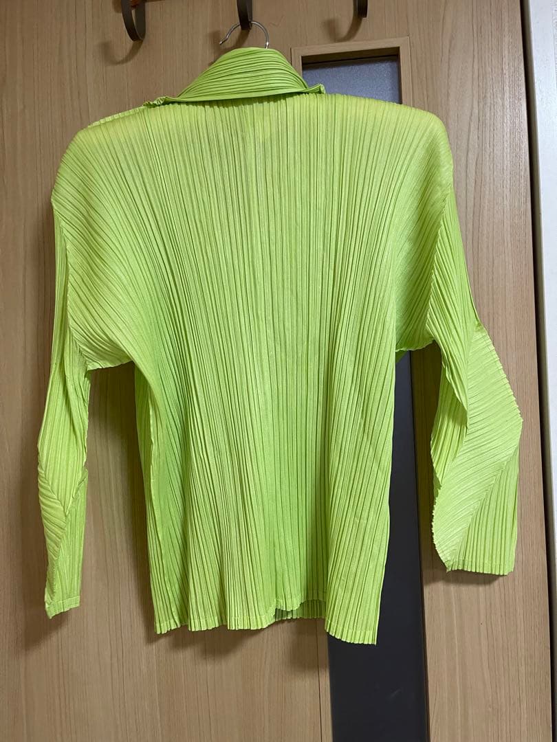 【日本全国送料無料】 ISSEY MIYAKE イッセイミヤケ ブラウスM ISSEY MIYAKE 2025年新色！