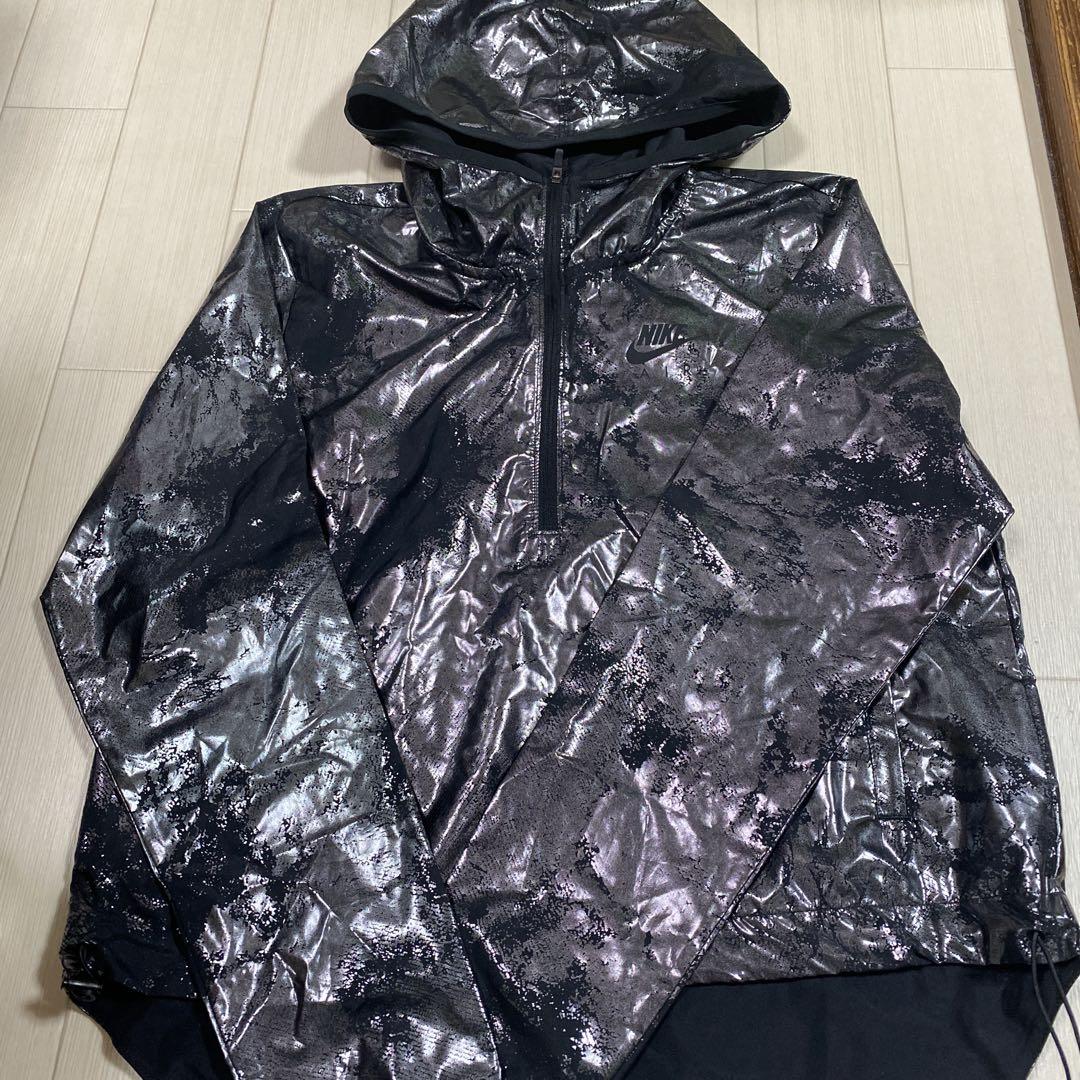 Nike ブラックウィンドブレーカー フード、ポーチ付き XL 新品未使用 XL Nike(ナイキ） ウィンドストッパー ウインドブレーカー