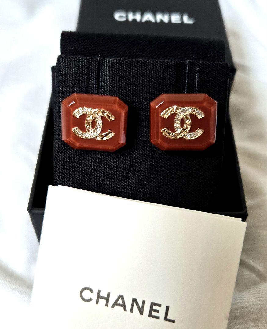 2023AW シャネル CHANEL ピアス ゴールド ロゴ レジンベース