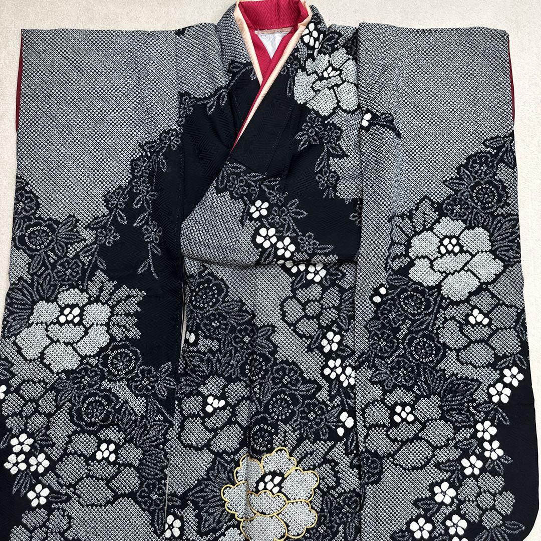振袖 絞り 黒地 金彩 金駒刺繍牡丹枝垂れ桜