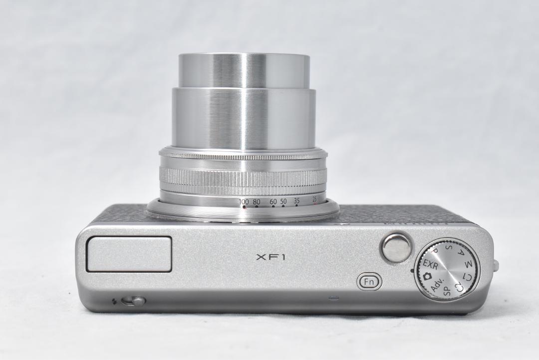 FUJIFILM フジフィルム XF1 コンパクトデジタルカメラ