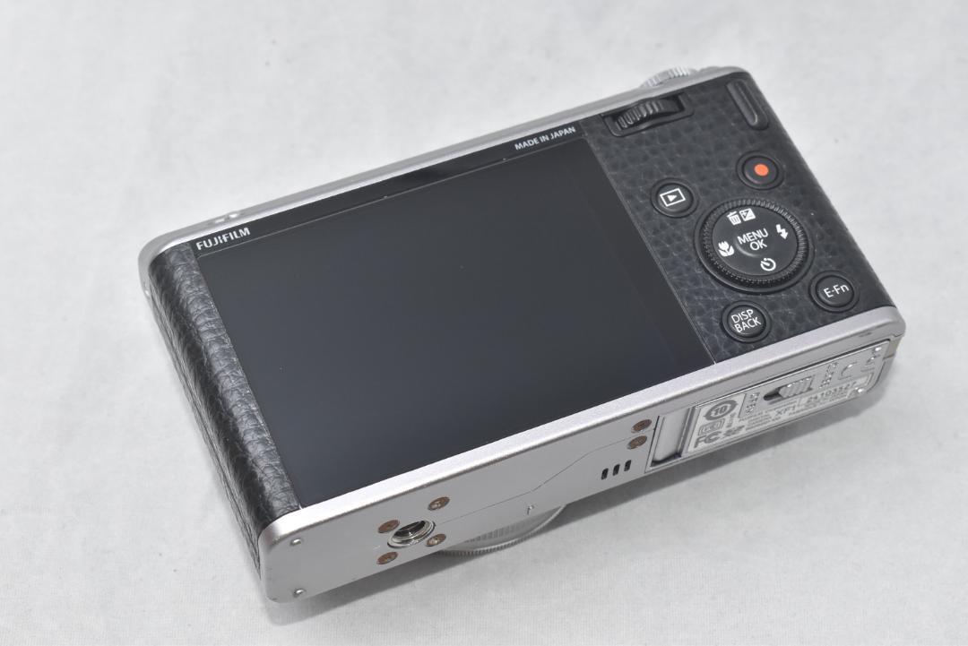 FUJIFILM フジフィルム XF1 コンパクトデジタルカメラ
