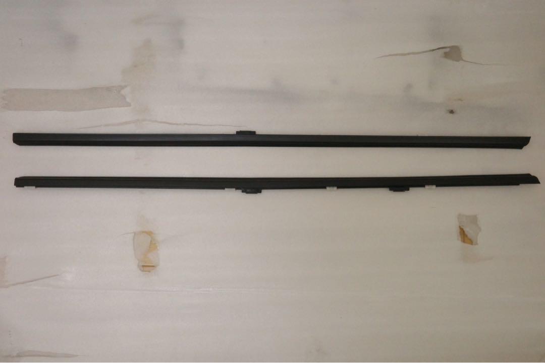 スカイラインGTーR BNR32 ドアアウトサイドモール　中古　左右