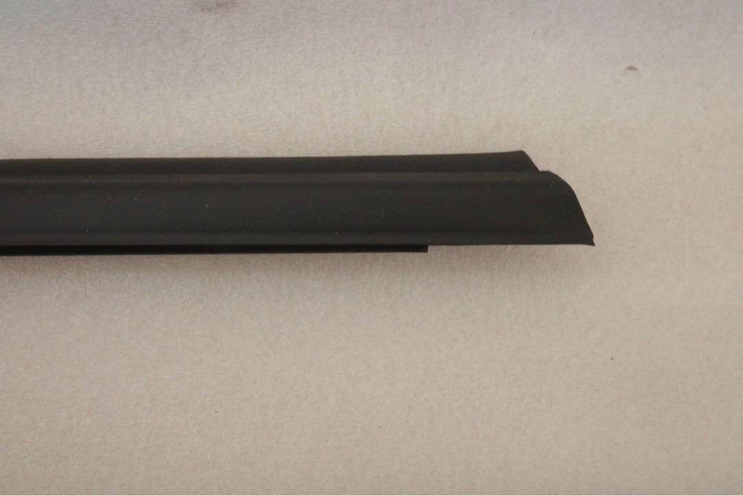 スカイラインGTーR BNR32 ドアアウトサイドモール　中古　左右