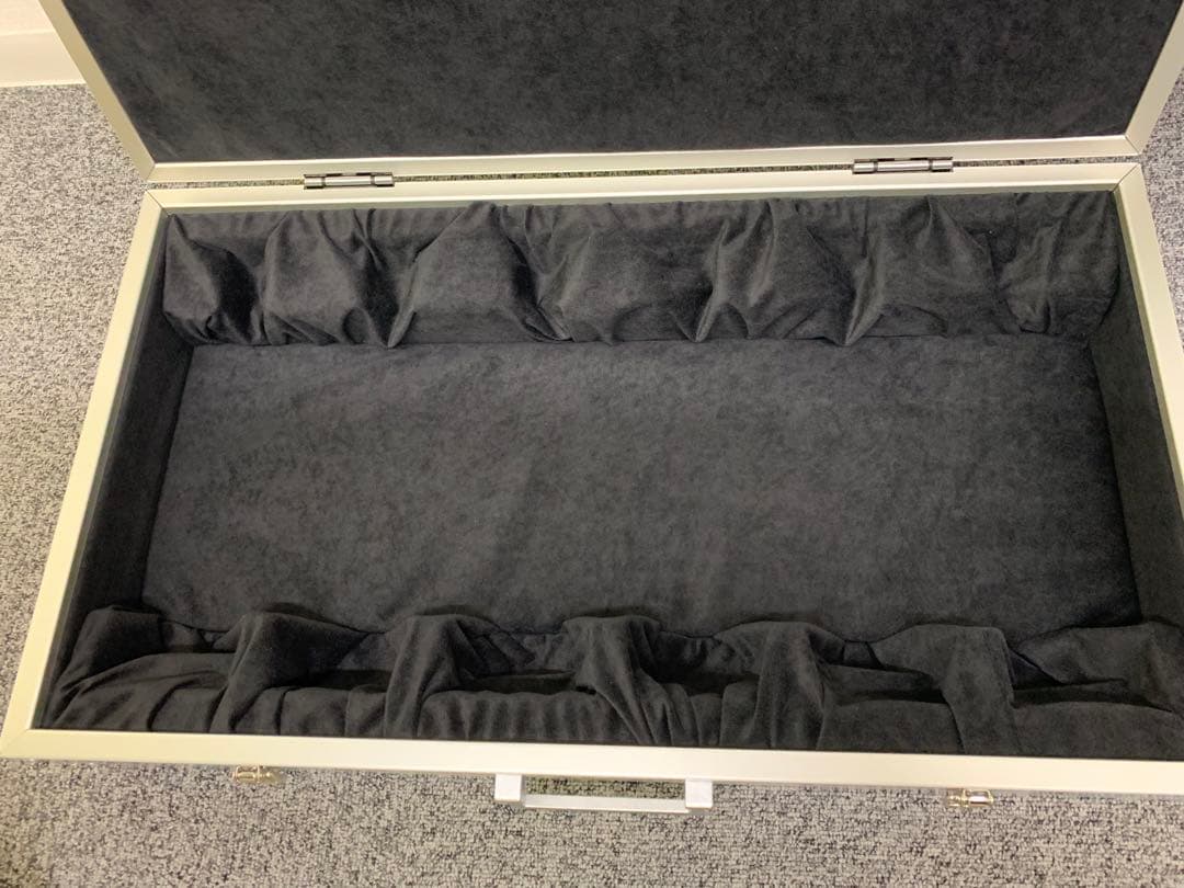 高級ブランド ➁美品 ソウメイ soumei 一番の アタッシュケース6本入り