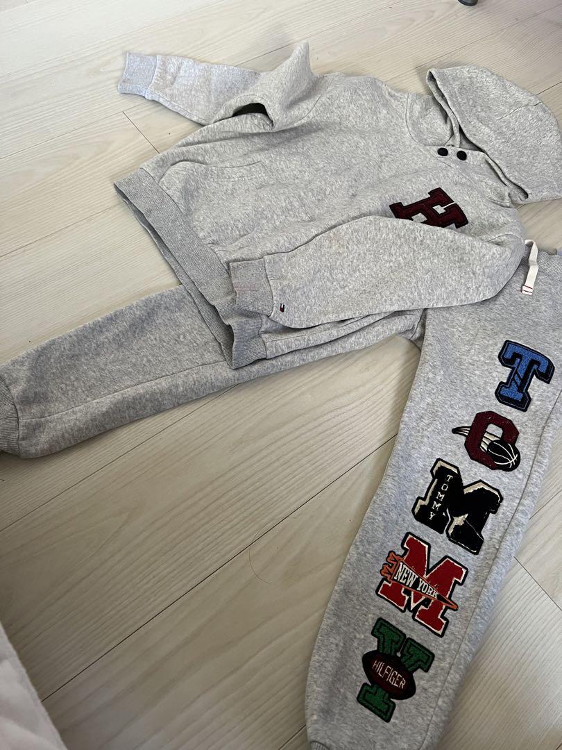 Tommy刺繍付きグレー パーカー&パンツセット