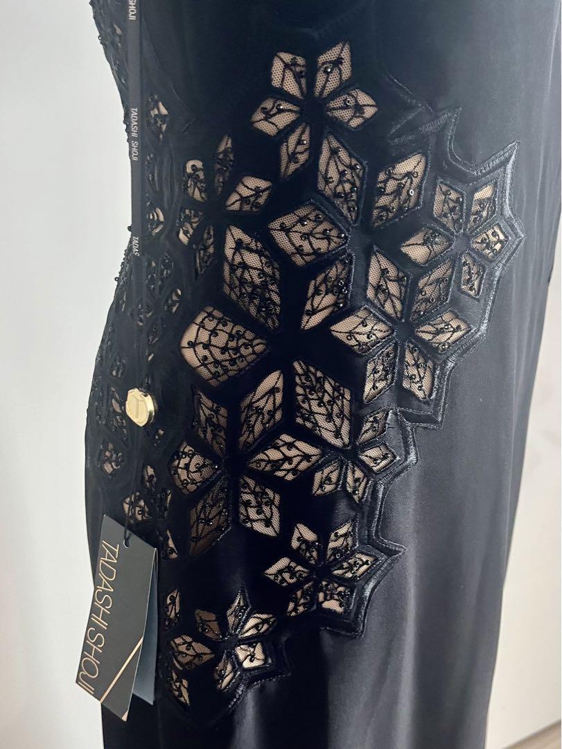 Tadashi Shojiの黒のレースとビーズがアクセントの黒のイブニングガウン