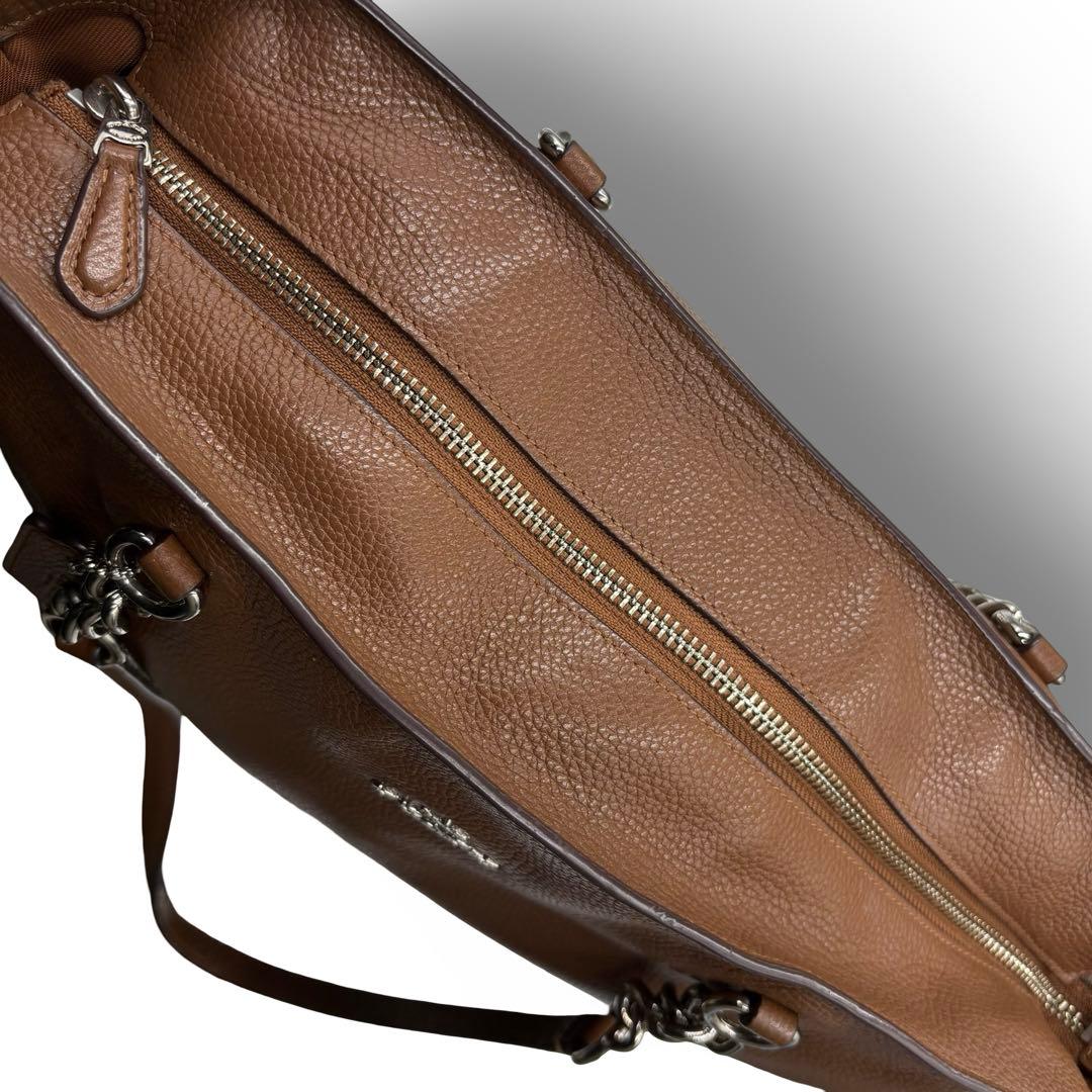 【良品】コーチ トートバッグ チェーン PVC レザー 馬車金具 肩掛け 茶色 【良品】コーチ トートバッグ チェーン PVC レザー 馬車金具 肩掛け 茶色