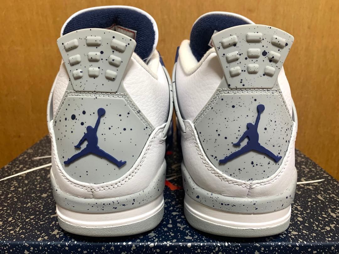 満点のナイキ エアジョーダン4 ミッドナイトネイビー スニーカー