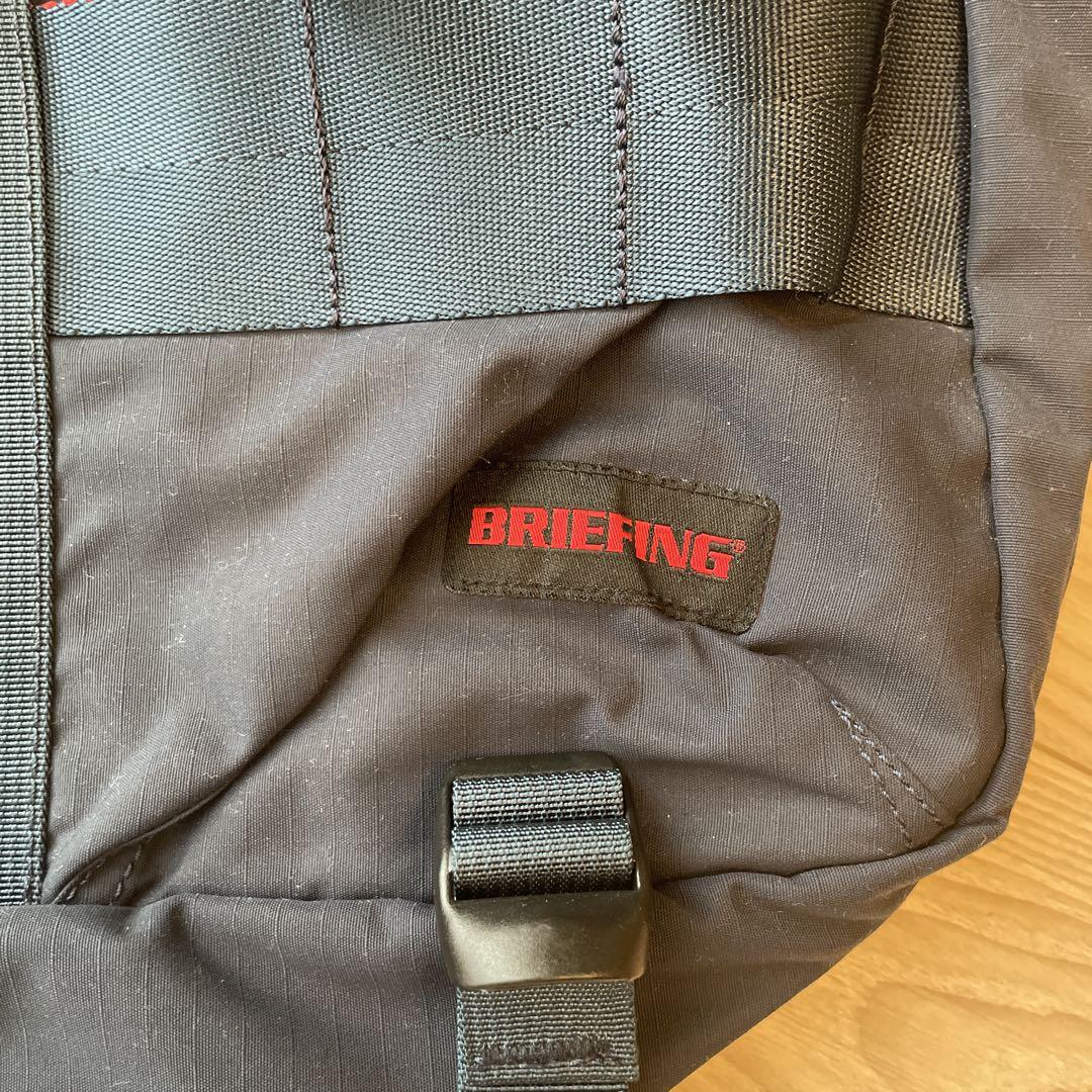 BRIEFING メッセンジャーバッグ 紺色