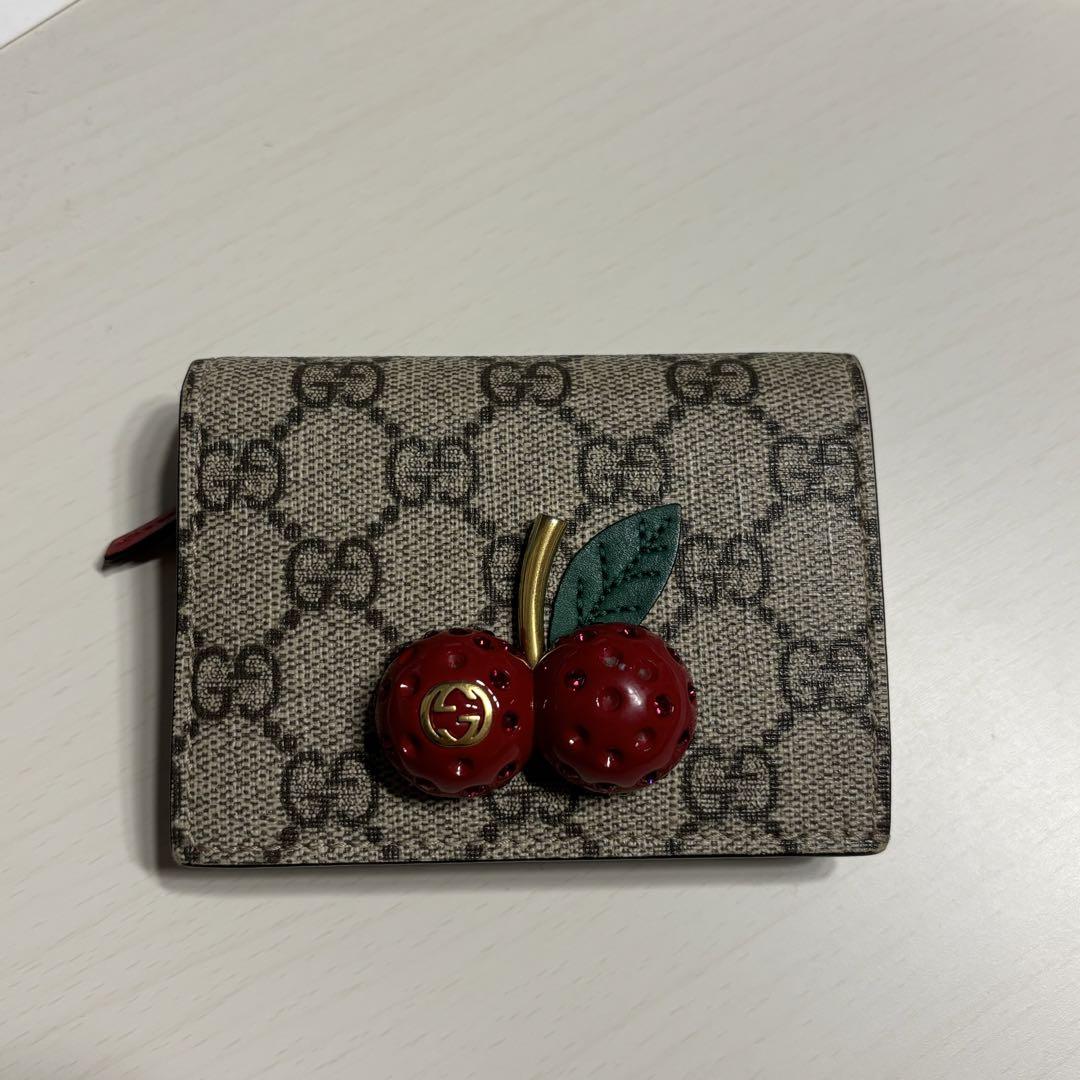 【かき様限定】GUCCI 二つ折り財布 さくらんぼモチーフ　箱付き