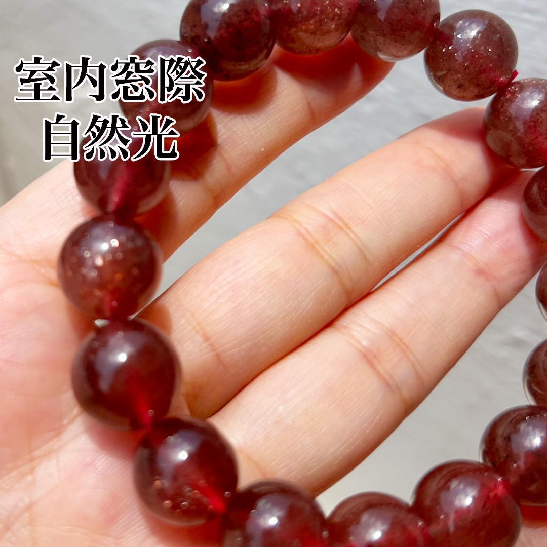 高品質キラキラ！】濃い赤 マイカ ストロベリー ブレスレット